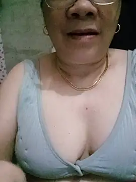 Snapshot of Funsexy1 chatting on 05-10-26, 12:36 Funsexy1 online show from 05-10-26, 12:36