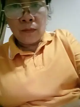Snapshot of Funsexy1 chatting on 06-12-26, 01:20 Funsexy1 online show from 06-12-26, 01:20