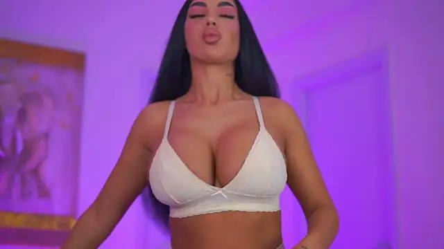 LatinaMorene online show from 04-26-26, 06:27