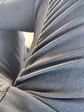 roselover2222 online show from 04-12-26, 11:24