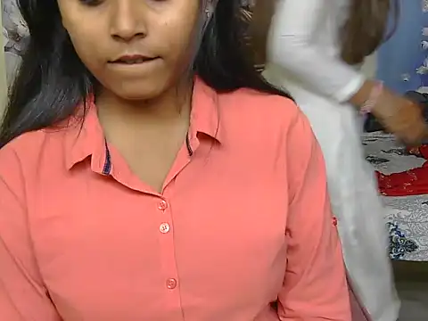 hoty-pinka online show from 03-23-26, 05:51