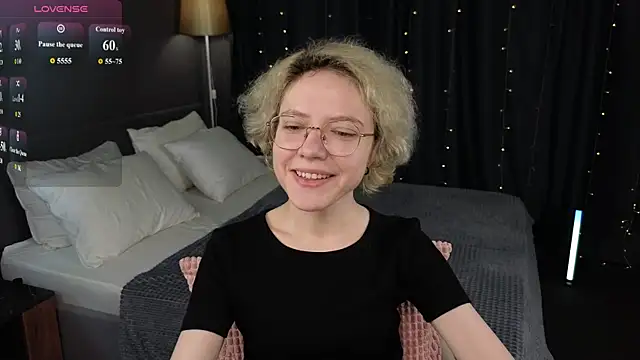 Snapshot of HottoKori chatting on 07-06-26, 05:36 HottoKori online show from 07-06-26, 05:36