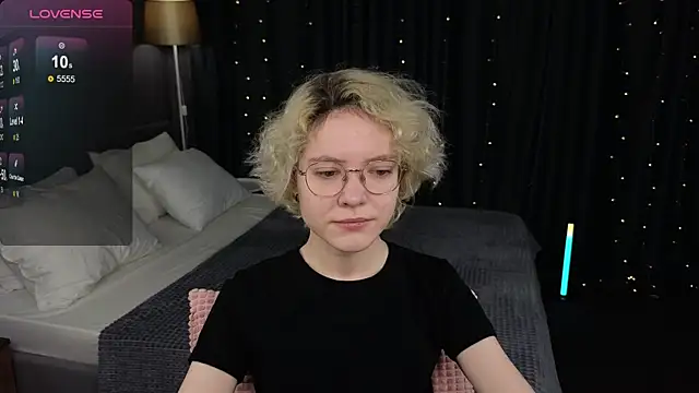 Snapshot of HottoKori chatting on 07-12-26, 05:41 HottoKori online show from 07-12-26, 05:41