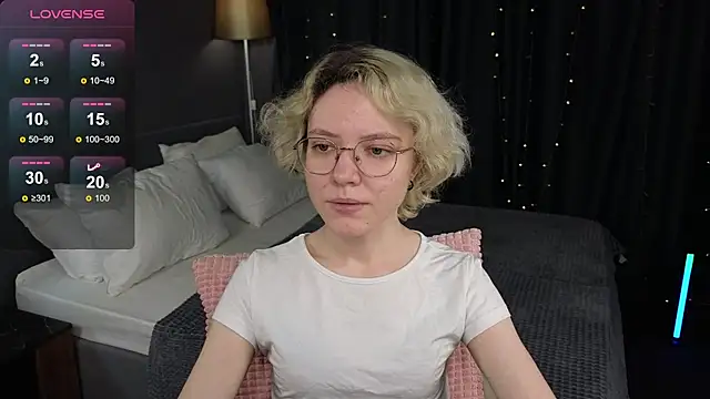 Snapshot of HottoKori chatting on 07-16-26, 05:37 HottoKori online show from 07-16-26, 05:37
