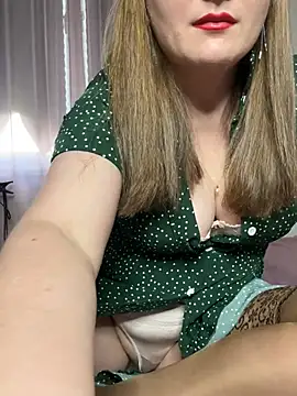 Snapshot of Susan_Wright chatting on 06-25-26, 11:04 Susan Wright online show from 06-25-26, 11:04