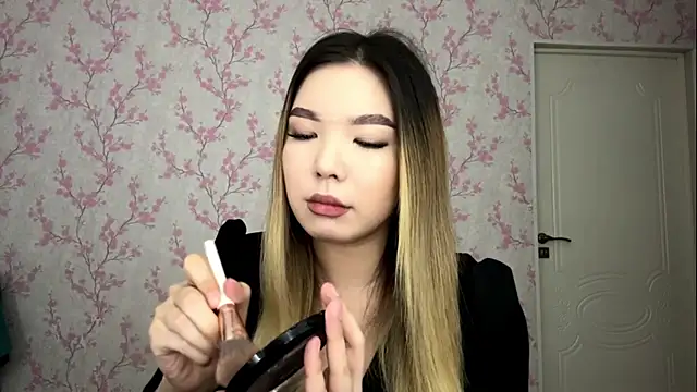 MadeleneStoesz online show from 03-23-26, 05:40