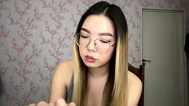 MadeleneStoesz online show from 03-25-26, 04:28