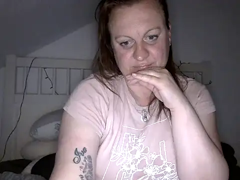 Snapshot of HotPussy785 chatting on 05-10-26, 08:22 HotPussy785 online show from 05-10-26, 08:22