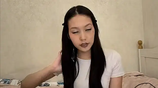 Snapshot of ayanovae chatting on 04-15-26, 04:44 ayanovae online show from 04-15-26, 04:44