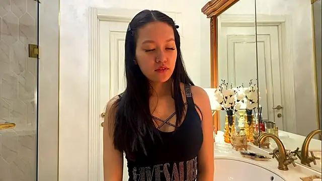 Snapshot of ayanovae chatting on 03-26-26, 06:00 ayanovae online show from 03-26-26, 06:00