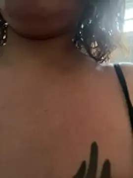 Snapshot of MiaHotboobs chatting on 04-10-26, 09:11 MiaHotboobs online show from 04-10-26, 09:11