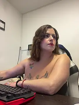 Snapshot of MiaHotboobs chatting on 04-17-26, 06:00 MiaHotboobs online show from 04-17-26, 06:00