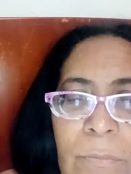 Snapshot of sexymomsn chatting on 06-08-26, 03:40 sexymomsn online show from 06-08-26, 03:40