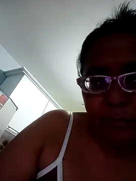 Snapshot of sexymomsn chatting on 05-25-26, 10:41 sexymomsn online show from 05-25-26, 10:41