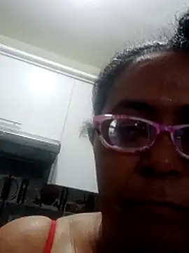 Snapshot of sexymomsn chatting on 06-03-26, 12:11 sexymomsn online show from 06-03-26, 12:11
