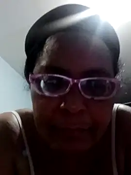 sexymomsn online show from 04-21-26, 02:14