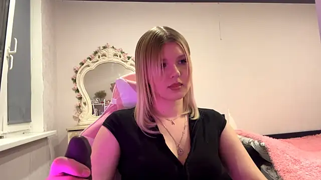 SweettAnny online show from 05-17-26, 07:14
