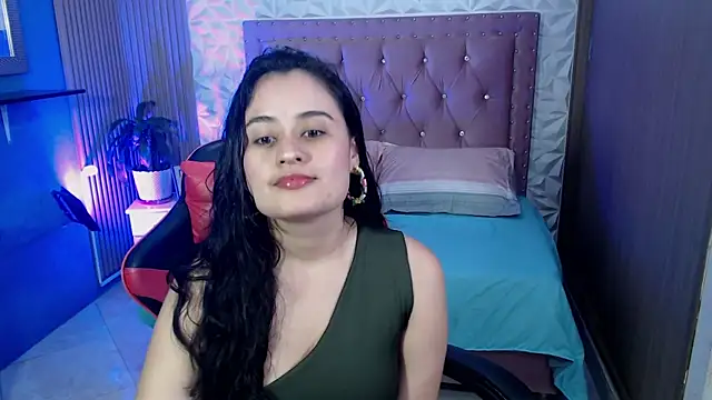 Snapshot of gabriela_tm1 chatting on 04-18-26, 02:47 gabriela tm1 online show from 04-18-26, 02:47