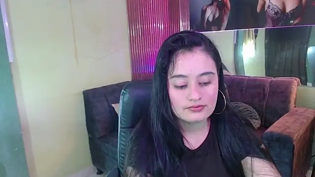 Snapshot of gabriela_tm1 chatting on 05-28-26, 02:12 gabriela tm1 online show from 05-28-26, 02:12