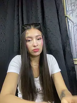 Snapshot of Itze_Mua chatting on 06-05-26, 02:05 Itze Mua online show from 06-05-26, 02:05