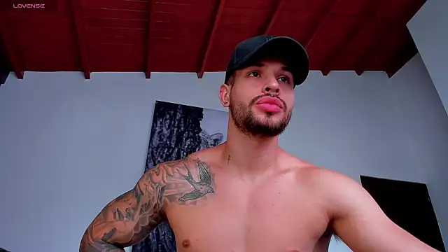 Snapshot of Santos_ramirez1 chatting on 04-16-26, 03:02 Santos ramirez1 online show from 04-16-26, 03:02