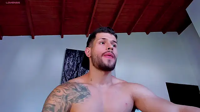 Snapshot of Santos_ramirez1 chatting on 04-26-26, 02:47 Santos ramirez1 online show from 04-26-26, 02:47