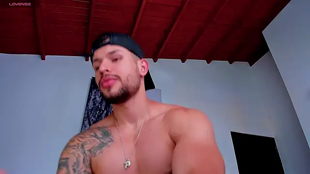 Snapshot of Santos_ramirez1 chatting on 04-15-26, 03:27 Santos ramirez1 online show from 04-15-26, 03:27