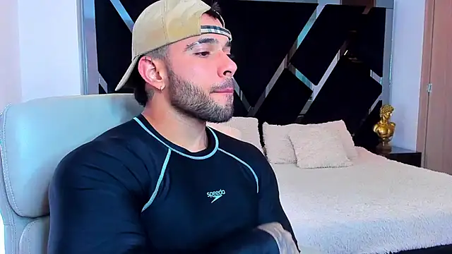 Snapshot of Raytorres chatting on 04-24-26, 08:00 Raytorres online show from 04-24-26, 08:00