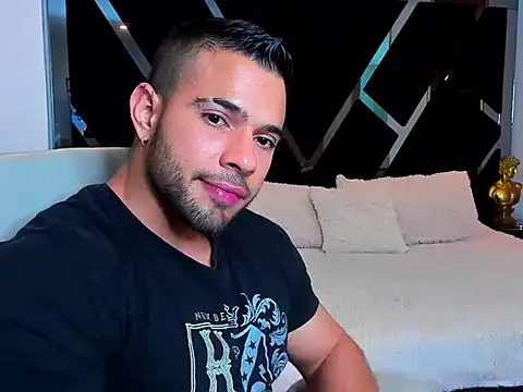 Snapshot of Raytorres chatting on 04-02-26, 03:57 Raytorres online show from 04-02-26, 03:57