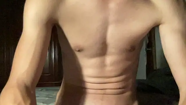 Snapshot of Mauriice chatting on 07-19-26, 04:15 Mauriice online show from 07-19-26, 04:15
