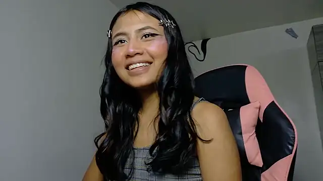 Snapshot of Nubeseliminadas chatting on 06-25-26, 01:03 Nubeseliminadas online show from 06-25-26, 01:03