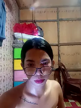 Snapshot of Lady_trix01 chatting on 05-28-26, 04:42 Lady trix01 online show from 05-28-26, 04:42
