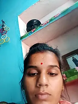 Snapshot of Raveena0990 chatting on 05-29-26, 04:29 Raveena0990 online show from 05-29-26, 04:29