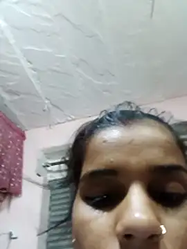 Snapshot of Raveena0990 chatting on 05-25-26, 06:28 Raveena0990 online show from 05-25-26, 06:28