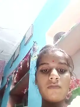 Snapshot of Raveena0990 chatting on 05-28-26, 04:24 Raveena0990 online show from 05-28-26, 04:24
