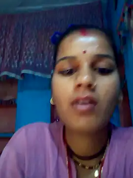 Snapshot of Raveena0990 chatting on 05-16-26, 10:47 Raveena0990 online show from 05-16-26, 10:47