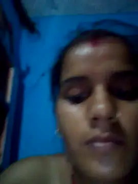 Snapshot of Raveena0990 chatting on 05-21-26, 02:58 Raveena0990 online show from 05-21-26, 02:58
