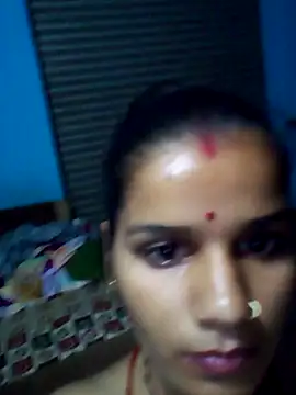 Snapshot of Raveena0990 chatting on 05-22-26, 03:10 Raveena0990 online show from 05-22-26, 03:10