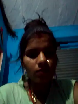 Snapshot of Raveena0990 chatting on 05-18-26, 07:40 Raveena0990 online show from 05-18-26, 07:40