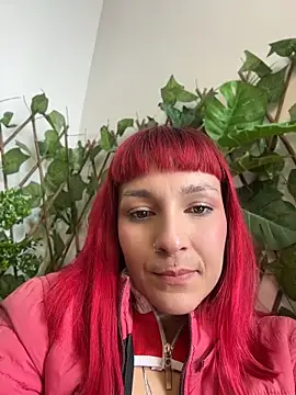 Snapshot of Amelie-RedHoney chatting on 06-07-26, 06:02 Amelie-RedHoney online show from 06-07-26, 06:02