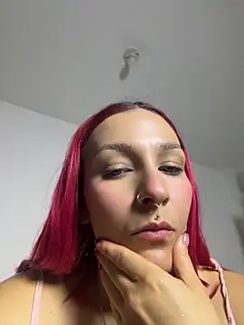 Snapshot of Amelie-RedHoney chatting on 06-03-26, 05:52 Amelie-RedHoney online show from 06-03-26, 05:52