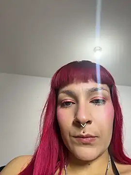 Snapshot of Amelie-RedHoney chatting on 06-15-26, 12:12 Amelie-RedHoney online show from 06-15-26, 12:12
