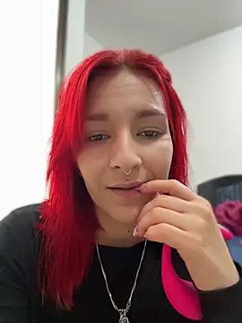 Amelie-RedHoney online show from 04-10-26, 07:32
