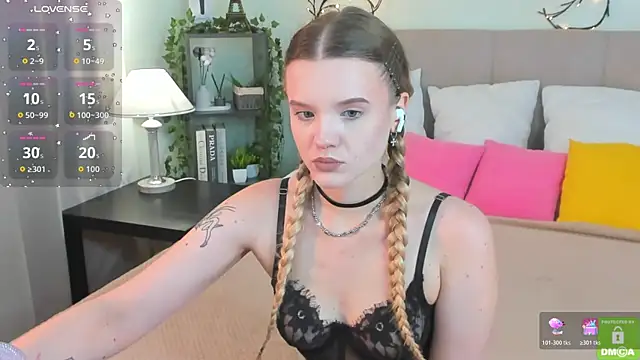 Snapshot of Emma_peach chatting on 07-25-26, 07:49 Emma peach online show from 07-25-26, 07:49