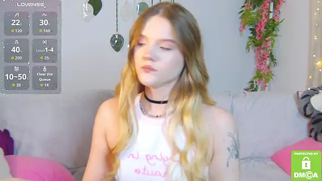 Snapshot of Emma_peach chatting on 07-29-26, 12:54 Emma peach online show from 07-29-26, 12:54