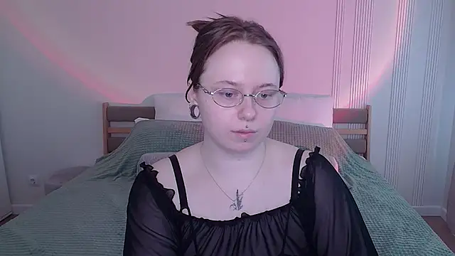 SelenaLily online show from 04-04-26, 02:23