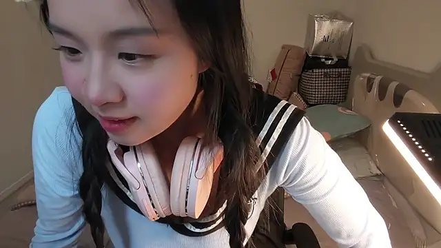 Snapshot of Sweet_Tang chatting on 04-03-26, 07:15 Sweet Tang online show from 04-03-26, 07:15