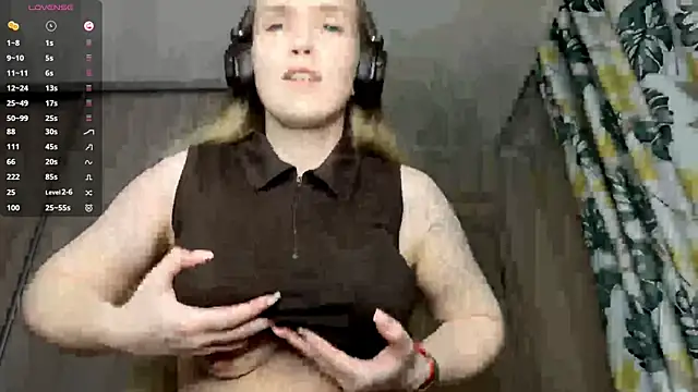 DenitaSpace online show from 04-29-26, 02:43