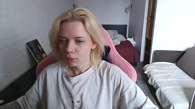Snapshot of TenderChloe chatting on 03-28-26, 09:43 TenderChloe online show from 03-28-26, 09:43