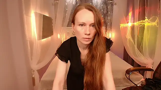 Snapshot of NicoleMiless chatting on 05-12-26, 12:22 NicoleMiless online show from 05-12-26, 12:22